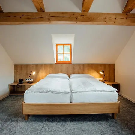 Resla I, Ii, Hotel Banská Štiavnica