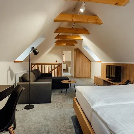 Resla I, Ii, Hotel 3*