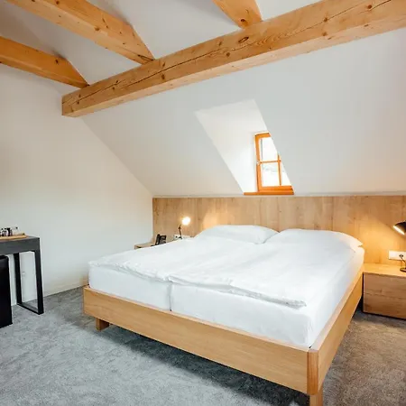 Resla I, Ii, Hotel Banska Stiavnica