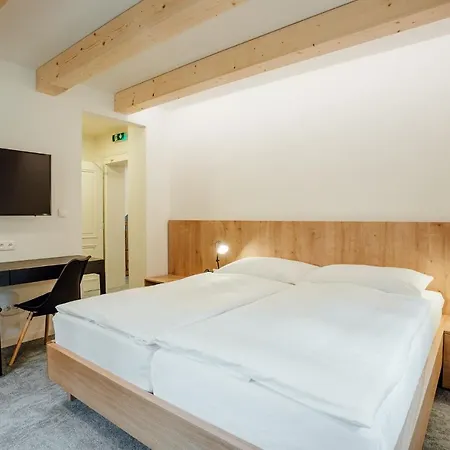 Resla I, Ii, & Wellness 3* Banská Štiavnica