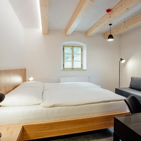 Resla I, Ii, Hotel 3*