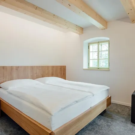 Resla I, Ii, & Wellness 3* Banská Štiavnica