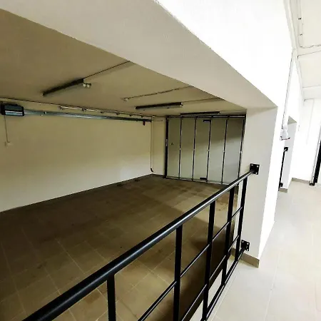 Resla I, Ii, Hotel
