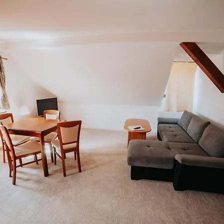 Resla I, Ii, Hotel Banska Stiavnica