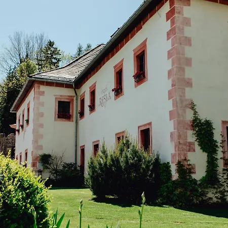 Resla I, Ii, Hotel