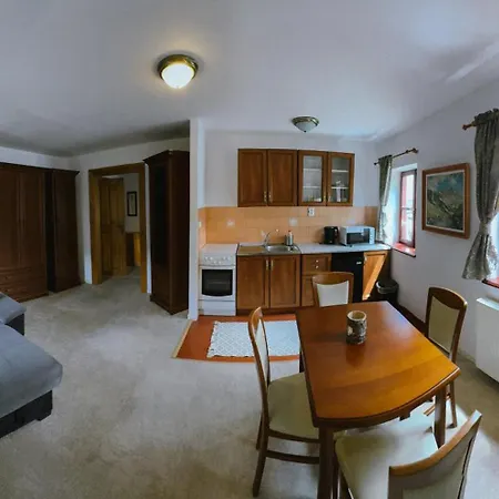 Resla I, Ii, Hotel Banska Stiavnica