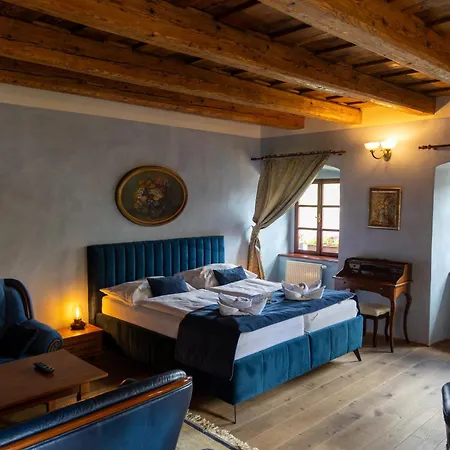 Resla I, Ii, Hotel
