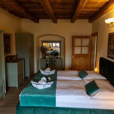 Resla I, Ii, Hotel Banska Stiavnica